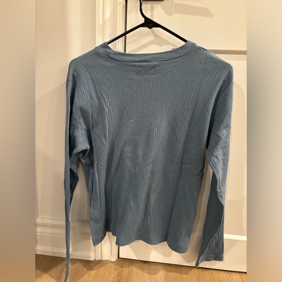 Ladies Size Small Liz Sport by Liz Claiborne- In Perfect Condition - Picture 3 of 3